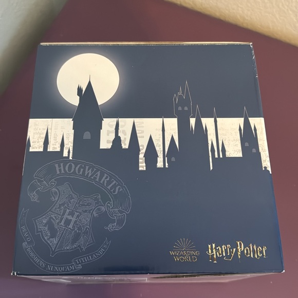 Harry Potter Hogwarts Scentsy Warmer - Picture 6 of 9